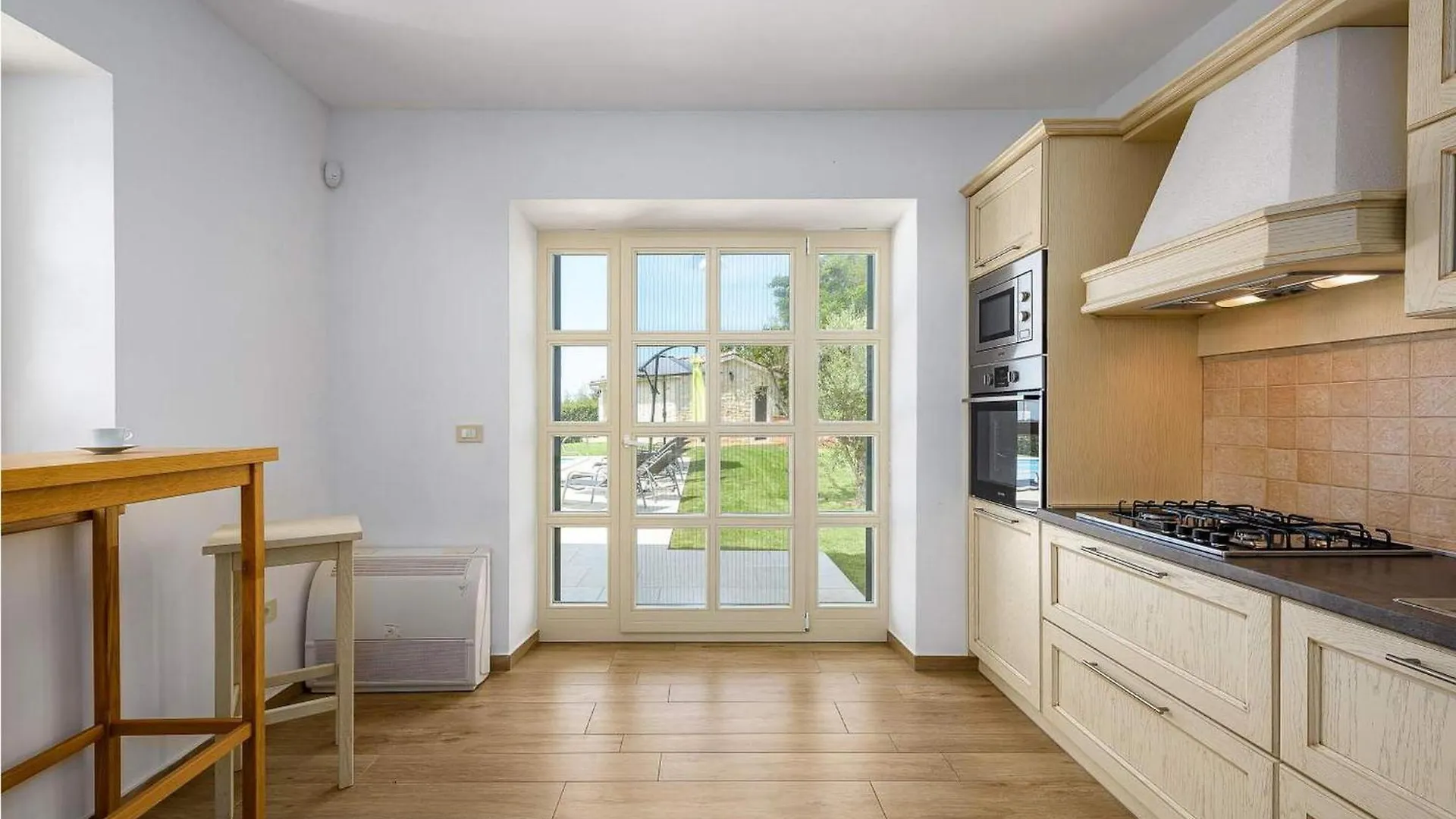 Villa Manuela Kastelir Holiday home
